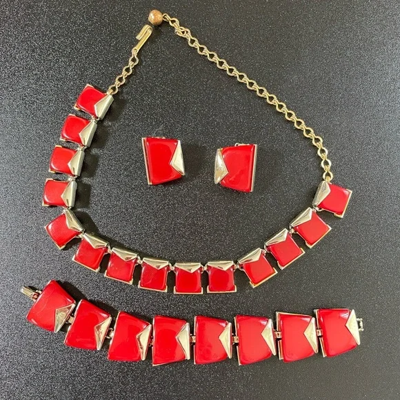 Charel Cherry Red & Silver Thermoset Parure- Necklace, Bracelet, Earrings, 1950s - Picture 9 of 16